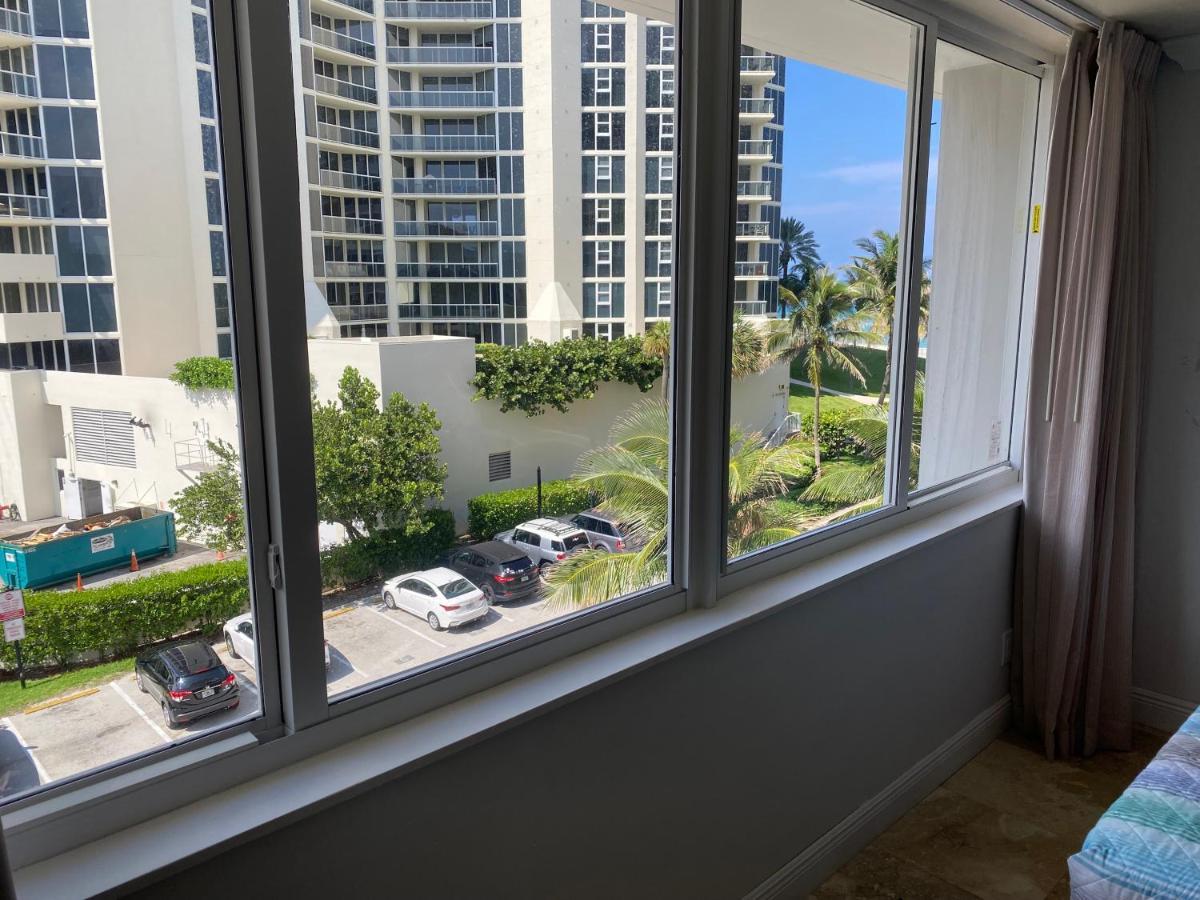 Beachfront Condo In Miami! Sunny Isles Beach Exteriör bild